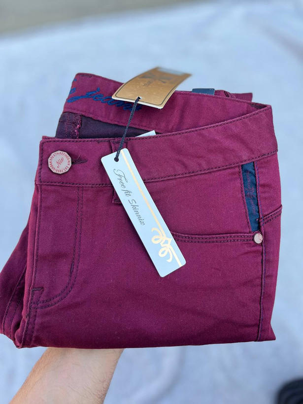 خرید بهترین و جدیدترین مدل شلوار کتان تنفس پذیر راسته رنگ زرشکی سال 1404-2025