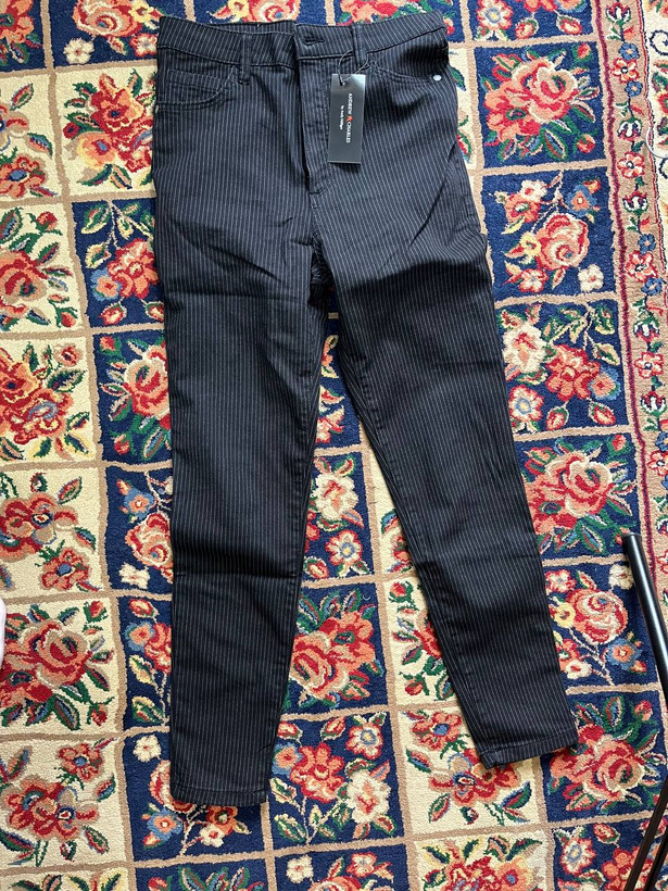 قیمت و خرید شلوار کتان کشی زنانه رنگ مشکی طرح دیپلمات رسمی مدل اسکینی پاور کش جدید سال 1404