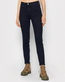 خرید شلوار جین اسکینی زنانه برای اندام کشیده و ظریف