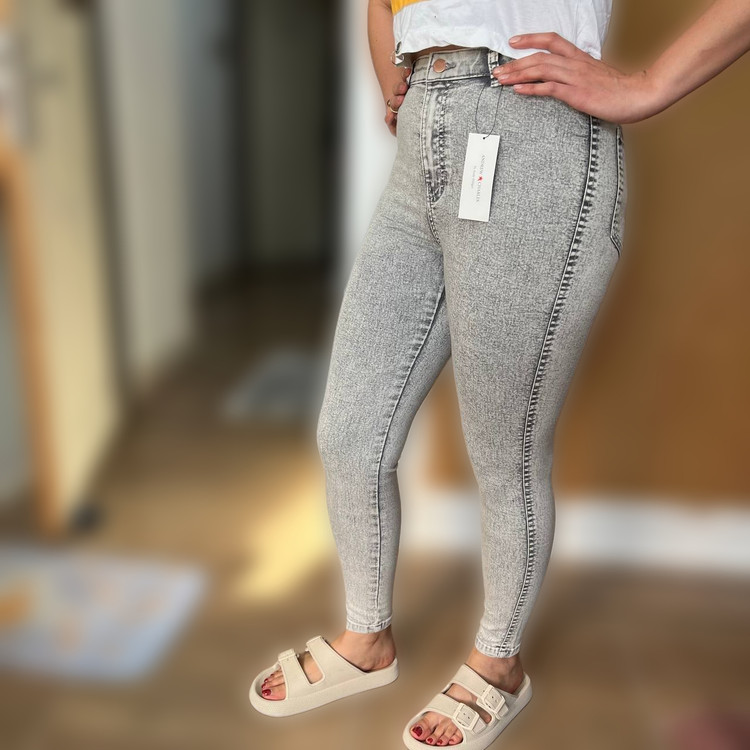 شلوار زنانه جذب طرح لی کشی رنگ یخی سنگ شور