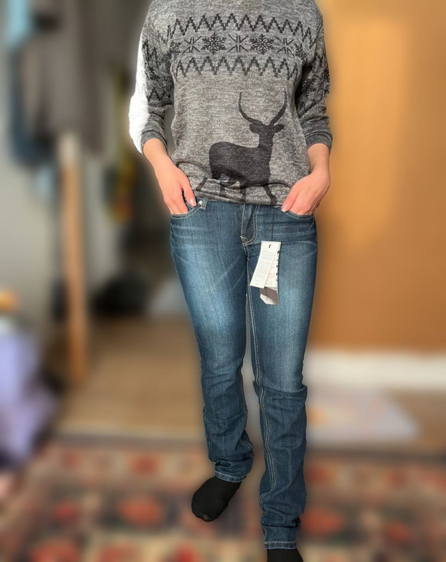 قیمت و خرید جدیدترین شلوار جین و لی رنگ آبی مدل راسته نیم بگ زنانه رنگ سال 1404-2025