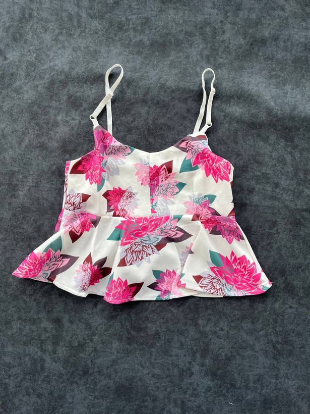 خرید کراپ تاپ مجلسی زنانه کاپ کلوش و بالا بندی طرح گل زیبا و شاد تابستانی