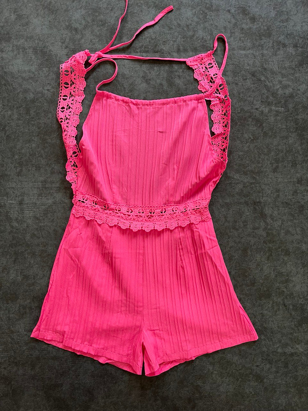 سرهمی زنانه تابستانی بند گردنی برند شین shein – انتخاب شاد و خنک برای مهمانی و ساحل