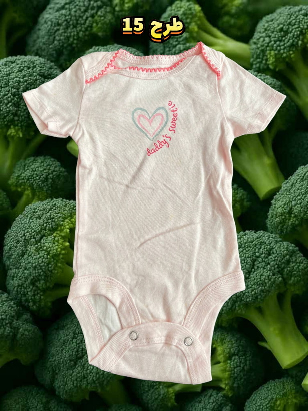 لباس یکتکه نوزادی سایز سه تا شش ماه با بسته شدن آسان دکمهای